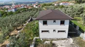 EMLAK HABERCİSİ 'NDEN MUDANYA MÜRSEL'DE KÖYİÇİNE SINIR SATILIK 3.100 M2 ARAZİ ve 2 KATLI MÜSTAKİL EV
