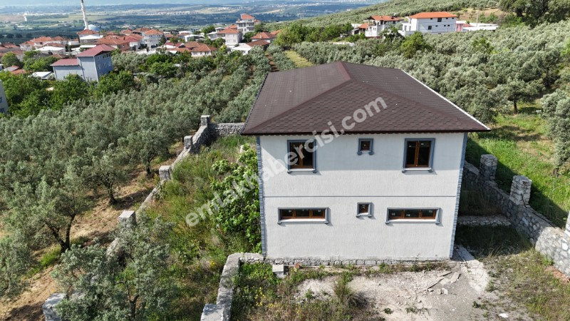EMLAK HABERCİSİ 'NDEN MUDANYA MÜRSEL'DE KÖYİÇİNE SINIR SATILIK 3.100 M2 ARAZİ ve 2 KATLI MÜSTAKİL EV