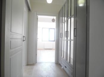 RESMİ KURUMLARA YAKIN 1+1 AMERİKAN MUTFAKLI DAİRE 