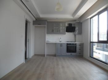 RESMİ KURUMLARA YAKIN 1+1 AMERİKAN MUTFAKLI DAİRE 