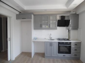 RESMİ KURUMLARA YAKIN 1+1 AMERİKAN MUTFAKLI DAİRE 