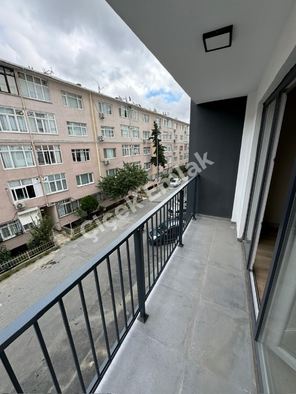 Siris Park Evleri'nde 4.Kat Geniş 2+1 | Net 90 m² | Çift Banyolu | Balkonlu