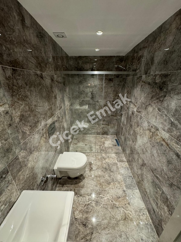 Siris Park Evleri'nde 4.Kat Geniş 2+1 | Net 90 m² | Çift Banyolu | Balkonlu