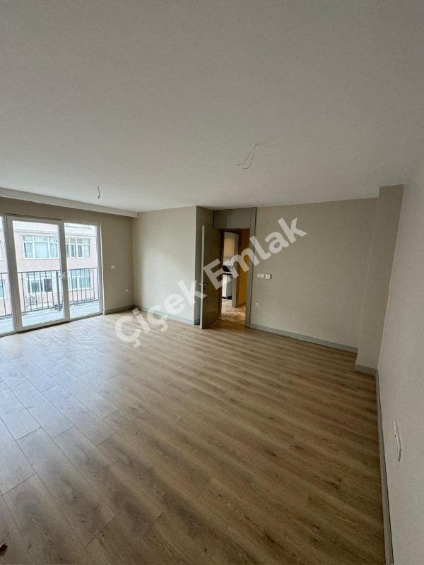 Siris Park Evleri'nde 4.Kat Geniş 2+1 | Net 90 m² | Çift Banyolu | Balkonlu