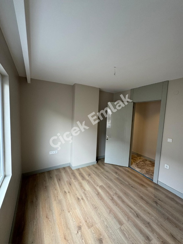 Siris Park Evleri'nde 4.Kat Geniş 2+1 | Net 90 m² | Çift Banyolu | Balkonlu