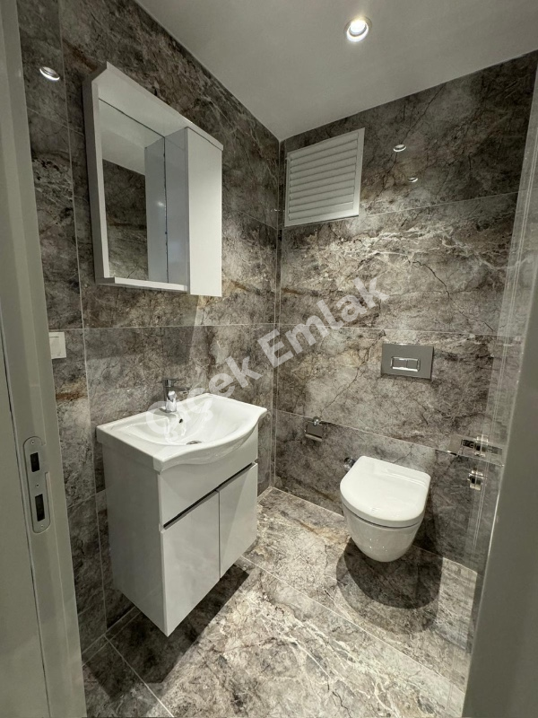 Siris Park Evleri'nde 4.Kat Geniş 2+1 | Net 90 m² | Çift Banyolu | Balkonlu