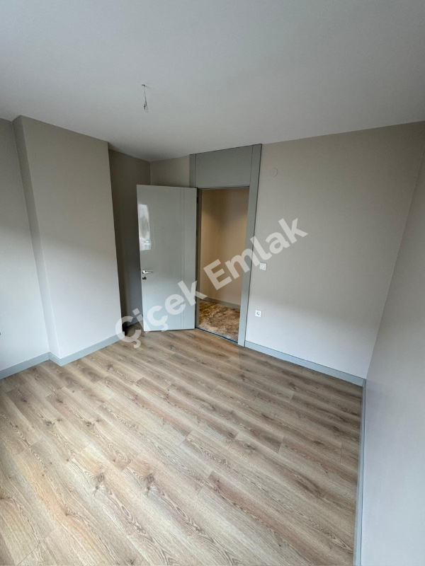 Siris Park Evleri'nde 4.Kat Geniş 2+1 | Net 90 m² | Çift Banyolu | Balkonlu