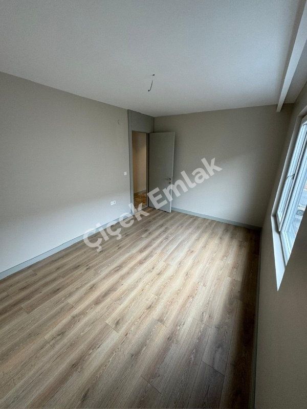 Siris Park Evleri'nde 4.Kat Geniş 2+1 | Net 90 m² | Çift Banyolu | Balkonlu