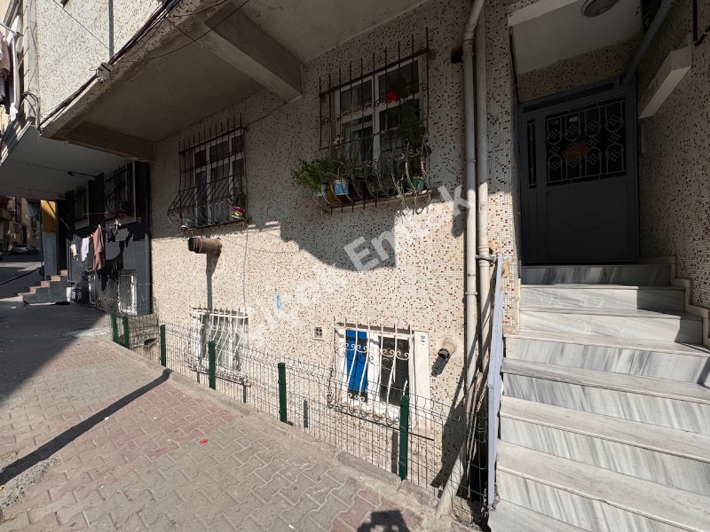 Yeşilpınar'da Metroya Yakın 2+1 Bahçe Katı Satılık Daire