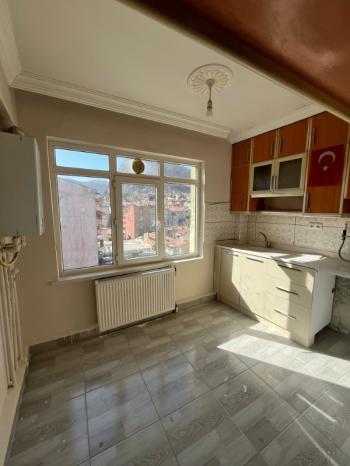 AFYON ÜÇOK EMLAKTAN DAİRECEP MAH KİRALIK MERKEZDE 2+1 DAİRE