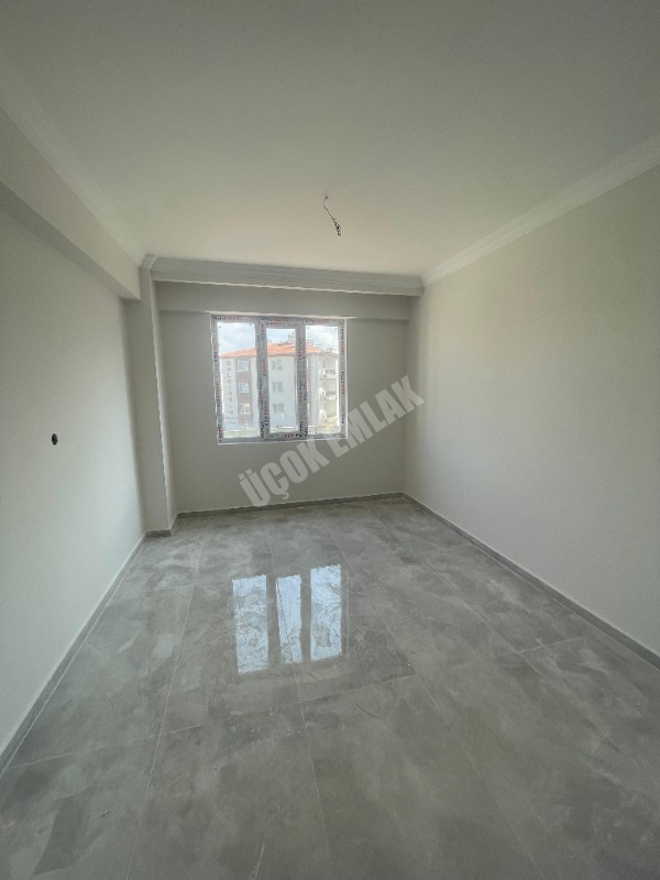 AFYON ÜÇOK EMLAKTAN MAREŞAL F ÇAKMAK MAH SATILIK 2+1 SIFIR ARAKAT DAİRE