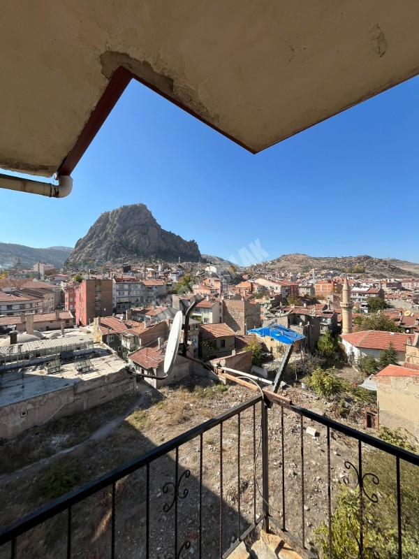 AFYON ÜÇOK EMLAKTAN DAİRECEP MAH KİRALIK MERKEZDE 2+1 DAİRE
