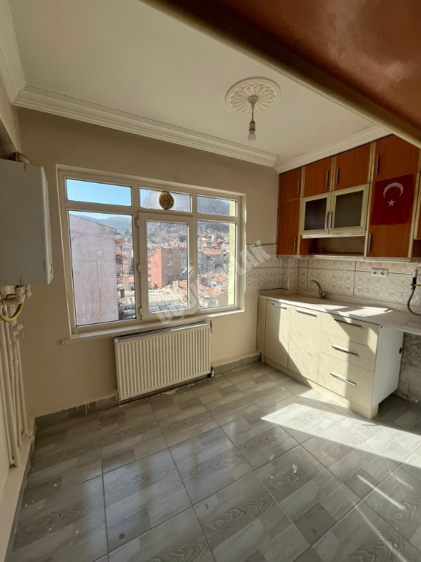 AFYON ÜÇOK EMLAKTAN DAİRECEP MAH KİRALIK MERKEZDE 2+1 DAİRE