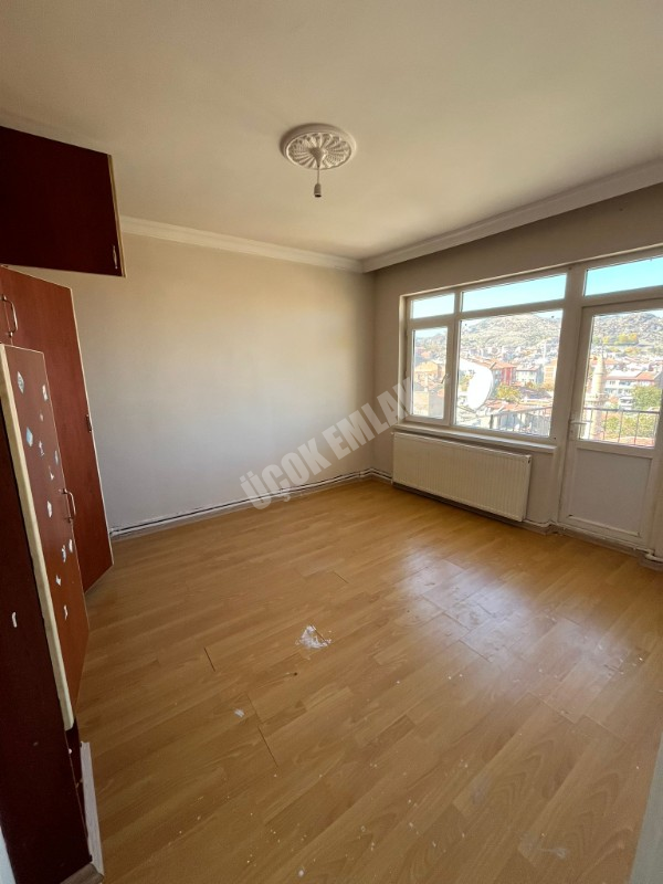 AFYON ÜÇOK EMLAKTAN DAİRECEP MAH KİRALIK MERKEZDE 2+1 DAİRE