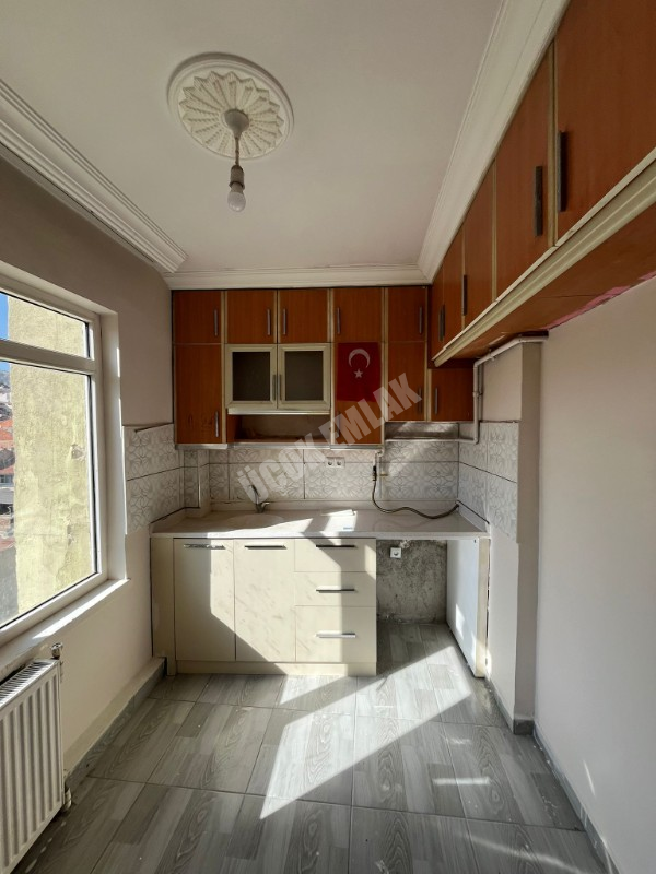 AFYON ÜÇOK EMLAKTAN DAİRECEP MAH KİRALIK MERKEZDE 2+1 DAİRE