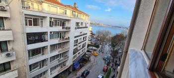 MODA'DA DENİZ MANZARALI BALKONLU VE ASANSÖRLÜ 3+1