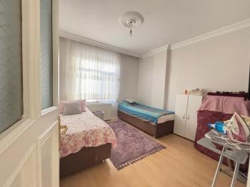 Yavuztürk Mahallesi Üsküdar Geniş 3+1 Ferah Daire