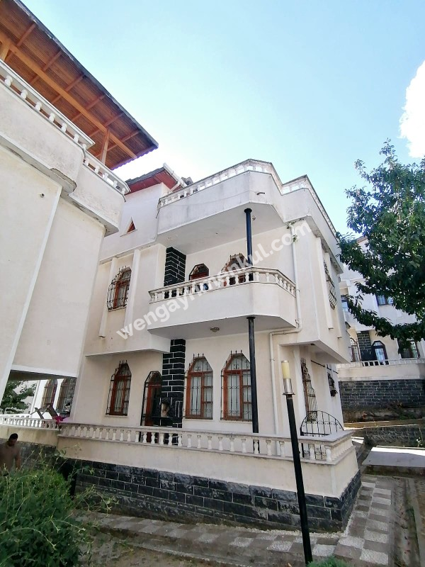 GÜNE KUŞ SESLERİYLE VE TAZE ÇİÇEK KOKUSUYLA UYANMAK İSTER MİSİNİZ ?