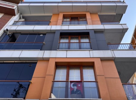 Yeşilpınar'da Cadde Üzeri Metroya Yakın 4+1 Satılık Dubleks