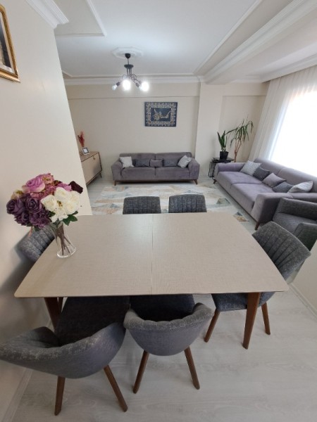 Yeşilpınar Cadde Üzeri 2+1 Balkonlu 1.Kat Satılık Daire