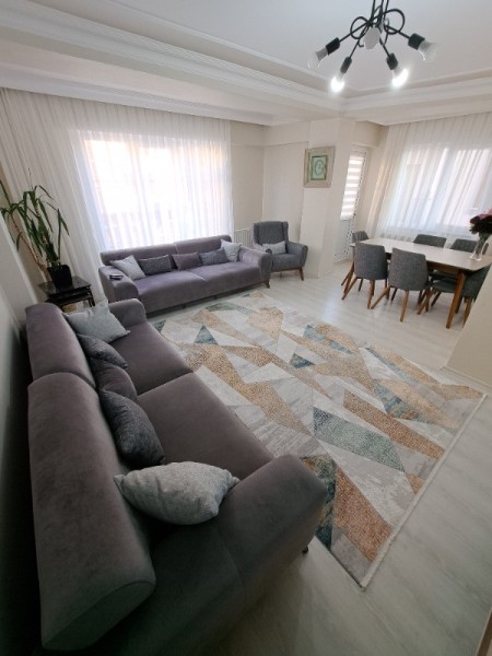 Yeşilpınar Cadde Üzeri 2+1 Balkonlu 1.Kat Satılık Daire