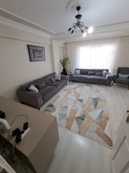 Yeşilpınar Cadde Üzeri 2+1 Balkonlu 1.Kat Satılık Daire