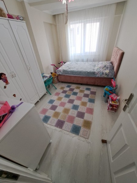 Yeşilpınar Cadde Üzeri 2+1 Balkonlu 1.Kat Satılık Daire