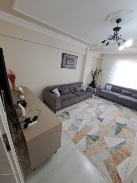 Yeşilpınar Cadde Üzeri 2+1 Balkonlu 1.Kat Satılık Daire