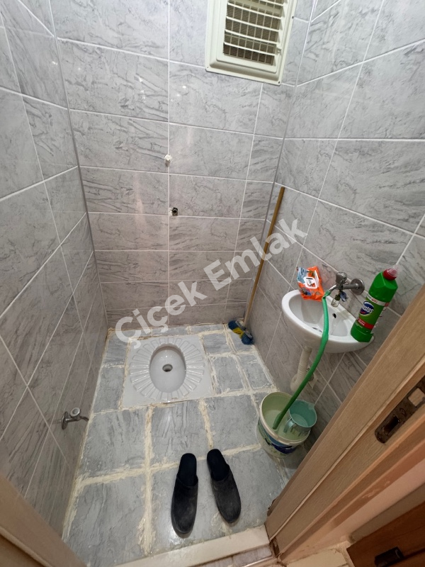 Yeşilpınar'da Cadde Üzeri Metroya Yakın 4+1 Satılık Dubleks