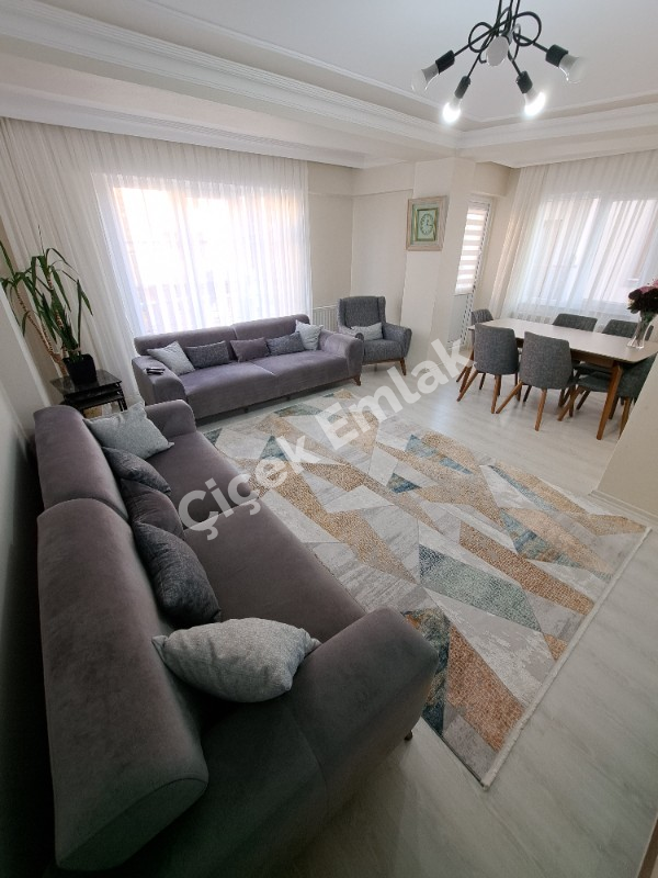 Yeşilpınar Cadde Üzeri 2+1 Balkonlu 1.Kat Satılık Daire