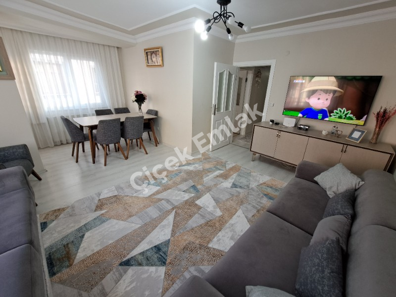 Yeşilpınar Cadde Üzeri 2+1 Balkonlu 1.Kat Satılık Daire