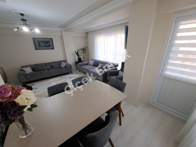 Yeşilpınar Cadde Üzeri 2+1 Balkonlu 1.Kat Satılık Daire
