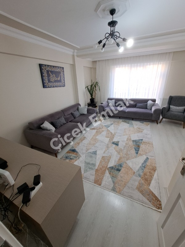 Yeşilpınar Cadde Üzeri 2+1 Balkonlu 1.Kat Satılık Daire