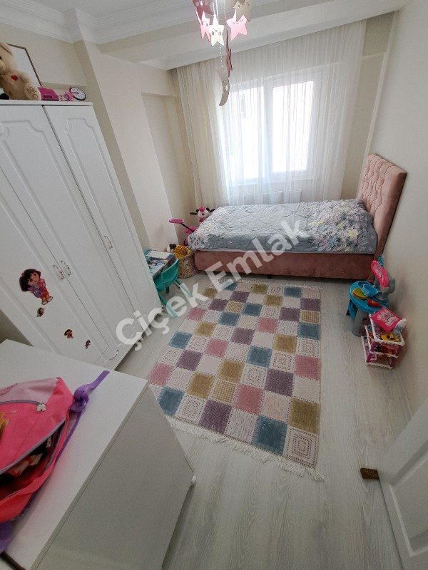 Yeşilpınar Cadde Üzeri 2+1 Balkonlu 1.Kat Satılık Daire
