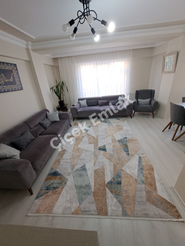 Yeşilpınar Cadde Üzeri 2+1 Balkonlu 1.Kat Satılık Daire