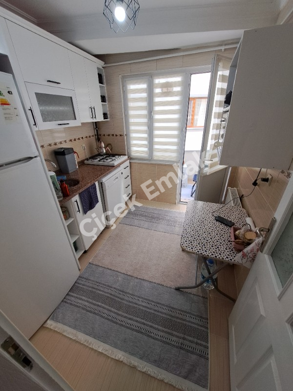 Yeşilpınar Cadde Üzeri 2+1 Balkonlu 1.Kat Satılık Daire