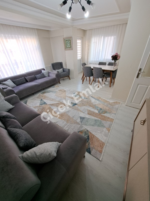 Yeşilpınar Cadde Üzeri 2+1 Balkonlu 1.Kat Satılık Daire