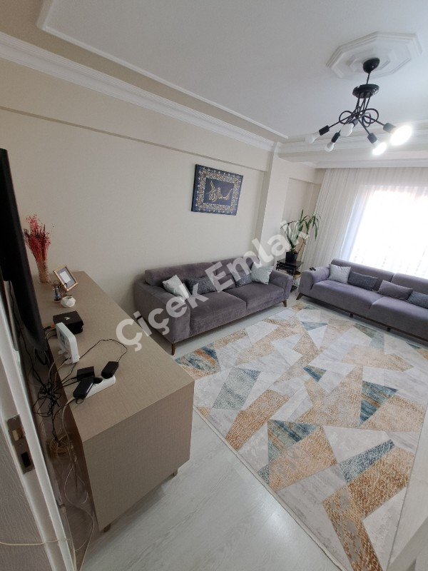 Yeşilpınar Cadde Üzeri 2+1 Balkonlu 1.Kat Satılık Daire