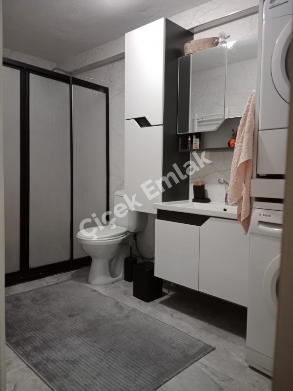 Yeşilpınar Cadde Üzeri 2+1 Balkonlu 1.Kat Satılık Daire