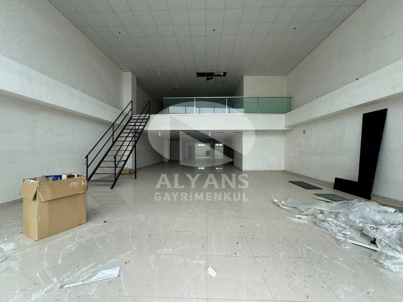 ALYANS'TAN YOL ÜZERİ TABELA DEĞERİ YÜKSEK KOMPLE KİRALIK İŞ YERİ