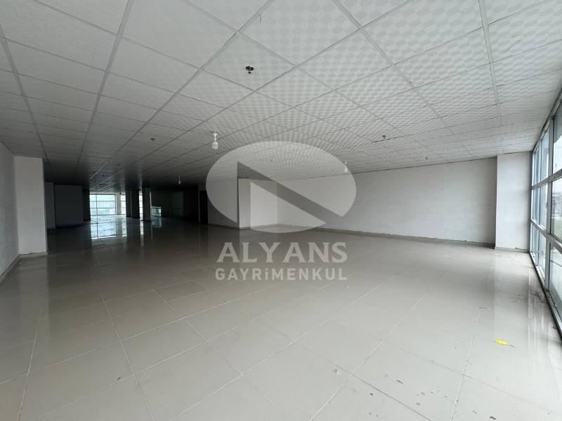ALYANS'TAN YOL ÜZERİ TABELA DEĞERİ YÜKSEK KOMPLE KİRALIK İŞ YERİ