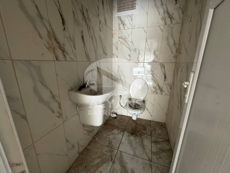 ALYANS'TAN YOL ÜZERİ TABELA DEĞERİ YÜKSEK KOMPLE KİRALIK İŞ YERİ