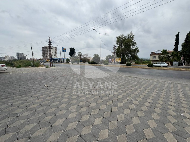 ALYANS'TAN YOL ÜZERİ TABELA DEĞERİ YÜKSEK KOMPLE KİRALIK İŞ YERİ