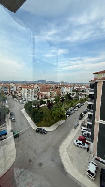 GÜVENAY – ÇORUM OSMANCIK CADDESİ ÜZERİ – SATILIK 3+1 DAİRE