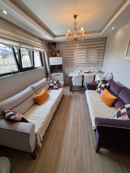 Sakarya Mahallesinde Tramvaya Yakın Kot 1 Temiz 2+1 Satılık Daire
