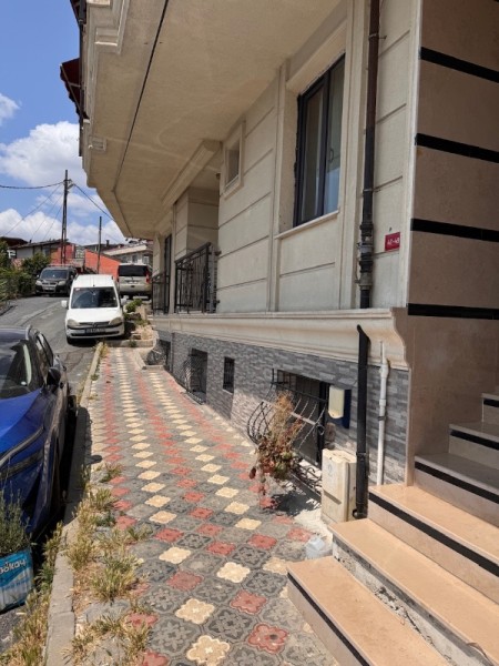 Sakarya Mahallesinde Tramvaya Yakın Kot 1 Temiz 2+1 Satılık Daire