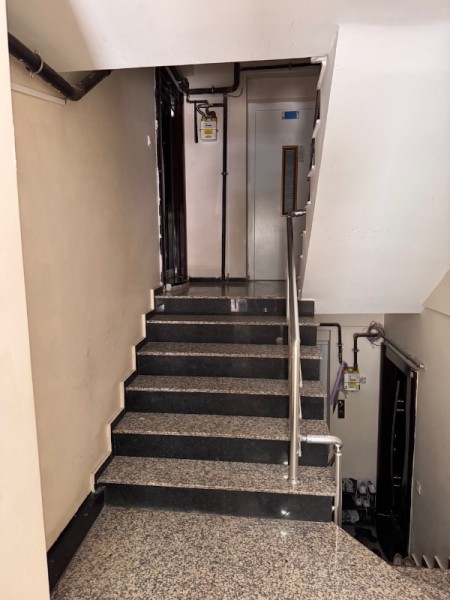 Binevler Metroya 5 Dk Merkezi Konumda Yüksek Giriş 2+1 Satılık Daire