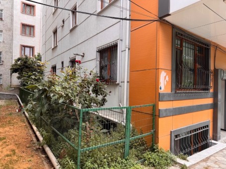 Binevler Metroya 5 Dk Merkezi Konumda Yüksek Giriş 2+1 Satılık Daire
