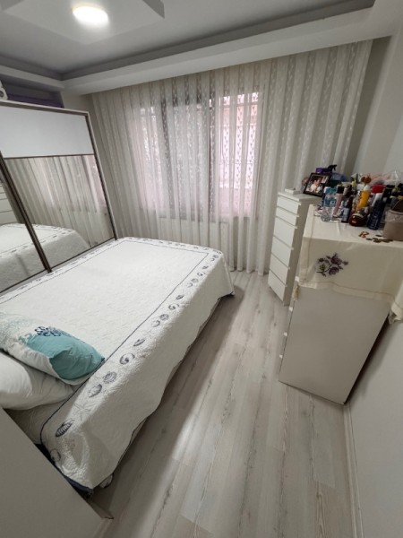 Binevler Metroya 5 Dk Merkezi Konumda Yüksek Giriş 2+1 Satılık Daire