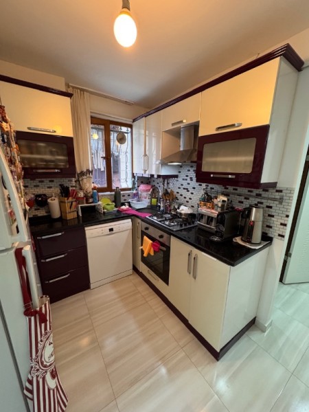 Binevler Metroya 5 Dk Merkezi Konumda Yüksek Giriş 2+1 Satılık Daire